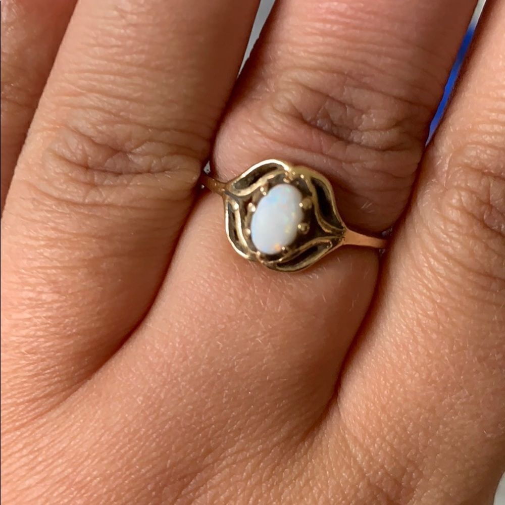 Opal & gold ring - Picture 2 of 2